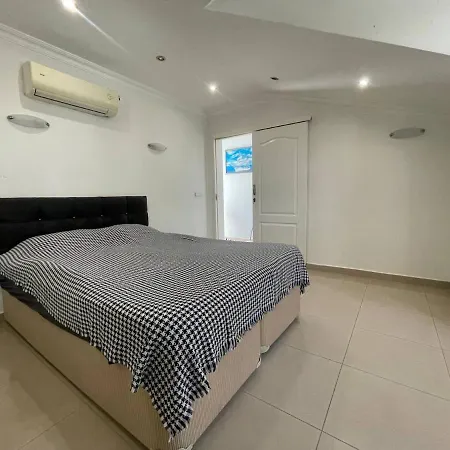 Apartman Elit 4 *